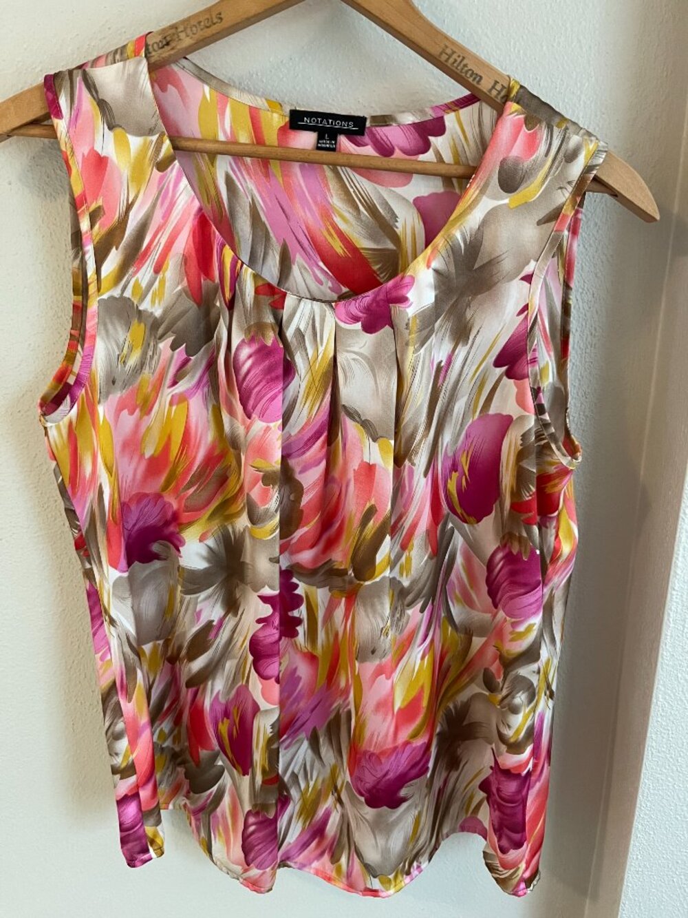 Notations Floral Pleated Sleeveless Blouse in Gold and Pink